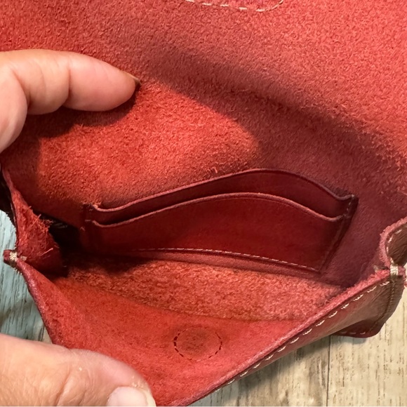 Vintage Fossil Leather Envelope Wristlet Brass Hardware Key Turn Lock Burgundy - Picture 10 of 13